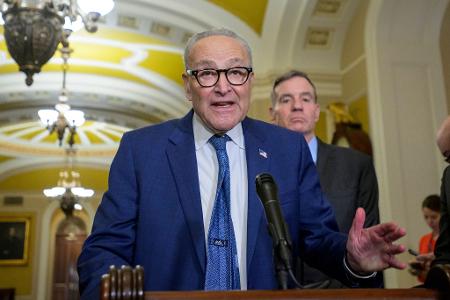 Der demokratische Minderheitsführer im Senat, Chuck Schumer, will die Zollpläne Trumps im Senat stoppen. (Archivbild)