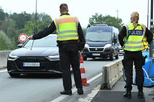 Das anhängende Symbolbild kann zu redaktionellen Zwecken mit dem Zusatz "Bundespolizei" im Zusammenhang mit dieser Pressemitteilung verwendet werden.