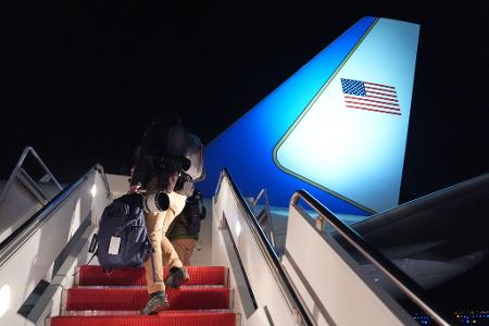 Der unplanmäßige Zwischenfall dürfte Trumps Ankunft in Davos verzögern.