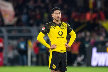 Jobe Bellingham - Note: 4,0 - Stemmte sich früher als die meisten Mitspieler gegen die Übermacht des Gegners. Wollte Bälle eigenmächtig nach vorne tragen und brachte in Zweikämpfen mehrheitlich die nötige Intensität mit. Trotzdem allzu oft Einzelkämpfer in seinen Aktionen.