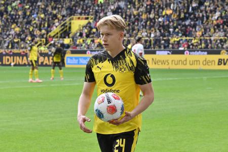 Daniel Svensson - Note: 5,5 - Rettete in der Anfangsphase nach einem Spurs-Konter einmal in höchster Not am eigenen Fünfmeterraum. Danach lief an seinem kurzen Arbeitstag alles gegen ihn. Verlor Odobert und Simons immer mehr aus den Augen und flog nach einem unglücklichen Tritt nach nicht einmal 30 Minuten vom Platz.