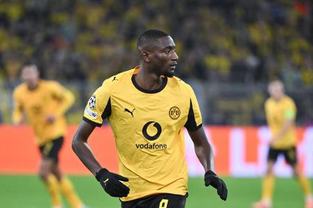 Serhou Guirassy (bis 45.) - Note: 5,0 - Befand sich als Stoßstürmer auf verlorenem Posten. Wurde meist gedoppelt und konnte die Bälle im Mittelfeld deshalb kaum einmal festmachen. Ganz vorne erreichten ihn keine Pässe der Kollegen. Fiel dann früh der taktischen Anpassung zum Opfer.