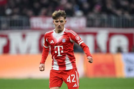 Lennart Karl (bis 67.) - Note: 4,0 - Sorgte vor der Pause für einige Überraschungsmomente, die er letztlich nicht für sich nutzen konnte. Ging zu leicht zu Boden und hatte auch sonst nicht die gewohnte Lockerheit in seinen Szenen. Fiel später der taktischen Umstellung zum Opfer.