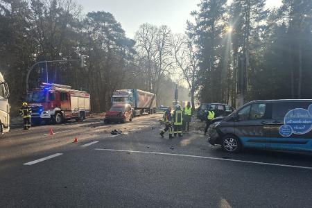 Die Ampelkreuzung L072 / K30 musste zeitweise vollgesperrt werden.