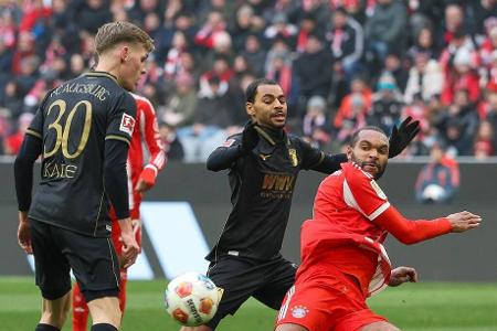 FC Bayern vs. Augsburg: Noten und Einzelkritik - Völlig überraschend hat der FC Bayern am Samstagnachmittag die erste Saisonniederlage in der Bundesliga kassiert. Gegen den FC Augsburg taten sich die Münchner erstaunlich schwer, nach einem kompletten Spannungsabfall im zweiten Durchgang war der 1:2-Endstand sogar durchaus verdient. Alle Bayern-Stars in der Einzelkritik: