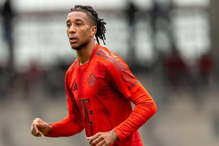 Michael Olise - Note: 4,0 - Leitete den Führungstreffer mit einer Ecke ein und schlug einige gefährliche Flanken vor das FCA-Tor. War trotzdem weit von seiner Bestform entfernt. Wurde von Giannoulis phasenweise kaltgestellt und hatte nicht die Energie, um sich durchgängig aus der Deckung zu befreien. In der letzten Minute blitzte seine Klasse dann doch auf, doch sein Kunstschuss aus der Entfernung knallte nur an die Latte.