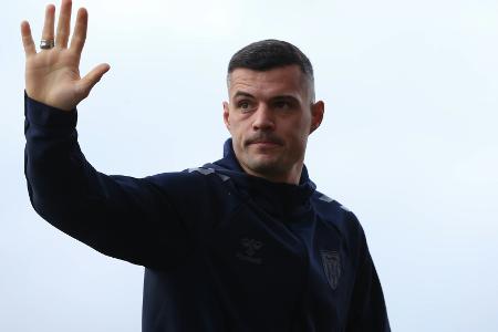 Spiel unterbrochen: Xhaka legt sich mit Fan an