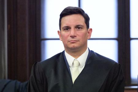 Eine Bemerkung des Nebenklage-Vertreters sorgte für Empörung bei Verteidigern.