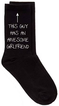 Herren This Guy Hat eine Toll Freundin Schwarz Wade Socken Valentins Jahrestag Boyfriend Geschenk (Größe: Einheitsgröße) von 60 Second Makeover Limited