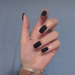 Kurze Pinke Quadratische Falsche Nägel Falsche Nägel mit Kleber Elegante Touch Nägel Nackte Quadratische Acryl Falsche Nägel Stick on Nägel für Frauen Nagelsalon (S_Black2) von AIZIYIN