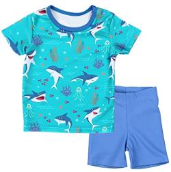 Aquarti Baby Jungen Bade-Set Zweiteiliger Kinder Badeanzug T-Shirt Badehose UV-Schutz, Farbe: Haie im Meer Dunkeltürkis/Jeans Blau, Größe: 110 von Aquarti
