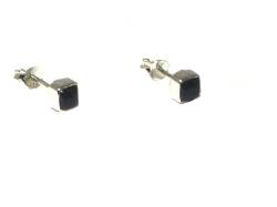 Quadratische Ohrstecker mit schwarzem Onyx, 925er Sterlingsilber – 4 mm von Art Gecko