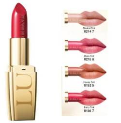 Avon Luxe getönter Lippenpflegestift mit einem Hauch Farbe Rose Tint von Avon