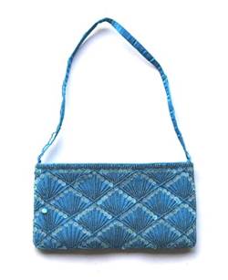 BAD TASTE Handtasche Nr. 25 hellblau Clutch Perlen & Pailetten von BAD TASTE