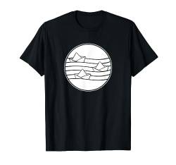 Papierschiff Meer Geometrie polygon maritim Ozean Boot retro T-Shirt von BAINAI