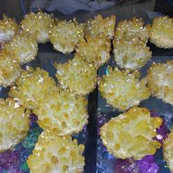 BAWHO Kristall 1 Stück, 300–700 g, natürliche Kristallgruppe, galvanisierte gelbe Kristallgruppe, Reiki, Stein, Kristallspitze, Hausdekoration QINTINYIN (Size : 400-500g) von BAWHO