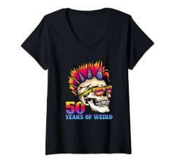 Damen 50. Geburtstag 50 Years Of Weird Skull Gothic Gothic Punk T-Shirt mit V-Ausschnitt von BDAZ