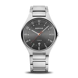 BERING Herren Uhr Quarz Movement - Titanium Collection mit Titan und Saphirglas 11739-772 Armbandsuhren - Wasserdicht: 5 ATM von BERING