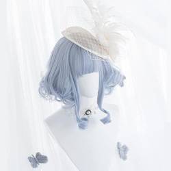 Daily Lovely Girl Lolita Cosplay-Perücke, Hochtemperaturfaser-Kunsthaar, Himmelblau, kurzes, lockiges Haar, inklusive Haarkappe, Einheitsgröße von BYOOTI