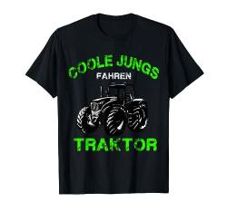 Coole Jungs Fahren Traktor Bauern Trecker Herren & Kinder T-Shirt von Bauern Shop IBK