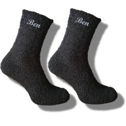 Bentini Kuschelsocken Herren | Gr. 39-50 | Personalisiert mit Namen | Flauschsocken |Plüschsocken | Geschenkidee (as3, numeric, numeric_47, numeric_50, regular, regular, schwarz) von Bentini