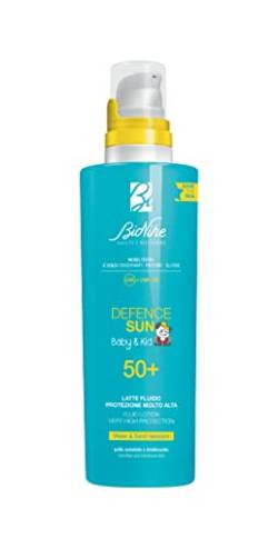 BioNike Defence Sun Baby & Kid Flüssige Sonnenmilch für Babys und Babys SPF 50+, schützende Wirkung, wasserdicht, sandfest, beruhigt und repariert die Haut, 200 ml von Bionike