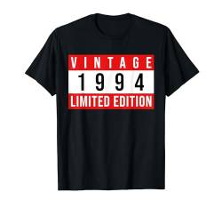 Vintage 30. Geburtstag Dekorationen Vintage 1994 30 Geburtstag T-Shirt von Birthday Gift Co.