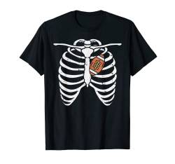 Football Heart Skeleton Ribs X-Ray Sport Halloween Costume T-Shirt von BoredKoalas Funny Halloween Costume Clothes 2019