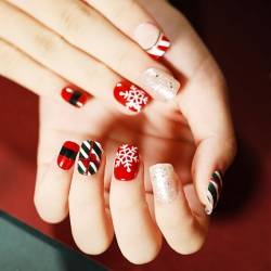 Brishow Weihnachten Nägel zum Aufkleben, Rot Künstliche Nägel, Press on Nails mit Schnee Elch, Kurz Falsche Nägel 24 Stück für Frauen und Mädchen (4) von Brishow