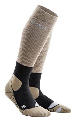 CEP – HIKING MERINO SOCKS REDESIGN für Damen | Knielange Wandersocken mit Kompression | Trekkingsocken für optimale Trittsicherheit in Sand/Grey | Größe IV | L von CEP