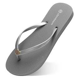 CLELLA Damen Slim Flip Flops Zehentrenner Sommer Damen Schuhe mit elegantem Mini Charm (Grau, Erwachsene, Damen, 39, Numerisch, EU Schuhgrößensystem, M) von CLELLA