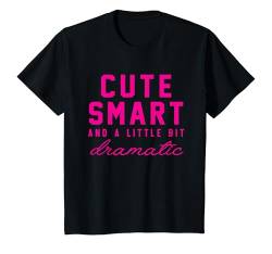 Kinder CUTE SMART AND A LITTLE BIT DRAMATIC X Cuteness Süße Kinder T-Shirt von CUTE SMART AND A LITTLE BIT DRAMATIC Junge Mädchen