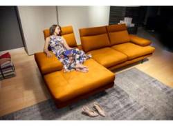 Ecksofa CALIA ITALIA "Toby Wing" Sofas Gr. B/H/T: 278 cm x 90 cm x 153 cm, Microfaser MARIO, Longchair links, mit Sitztiefenverstellung-mit Armlehnenverstellung, gelb (ocra mario) Ecksofas von Calia italia