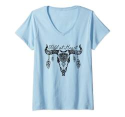 Damen Wild at Heart, Kuh Schädel T-Shirt mit V-Ausschnitt von Candis Raechelle Designs