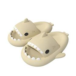 ChayChax Shark Sildes Slippers Damen Herren Kinder Hai Badelatschen Sommer Hausschuhe Badeschlappen rutschfeste Dusch Badeschuhe Strand Sandalen,Beige,41/42 EU von ChayChax