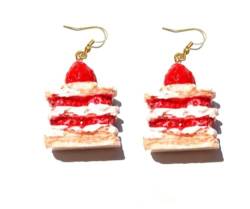 CrownOfRibbons Erdbeercreme-Kuchen-Ohrringe für Frauen im Tropfenhaken-Stil, Metalllegierung von CrownOfRibbons
