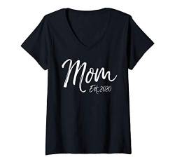 Damen First Mother's Day Gift for New Moms Cute Mom Est. 2020 T-Shirt mit V-Ausschnitt von Cute Mom Shirts Mother's Day Gifts Design Studio