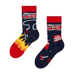 Dedoles Socken Kinder Mädchen Jungen Baumwolle viele lustige Designs Weihnachtssocken 1 Paar, Farbe Rot, Motiv Feuerwehrmann, Gr. 23-26 von Dedoles