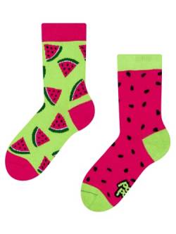 Dedoles Socken Kinder Mädchen Jungen Baumwolle viele lustige Designs Weihnachtssocken 1 Paar, Farbe Rot, Motiv Wassermelone, Gr. 23-26 von Dedoles