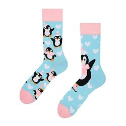 Dedoles Socken Regular normale Höhe Unisex Damen Herren Baumwolle viele lustige Designs Weihnachtssocken, Farbe Blau, Motiv Eislaufender Pinguin, Gr. 43-46 von Dedoles