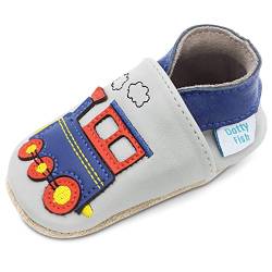 Dotty Fish Weiche Baby Kinder Lederschuhe mit weichen Wildledersohlen. Krabbelschuhe. Jungen. Hellgrauer und Blauer Zug. 18-24 Monate (23 EU) von Dotty Fish