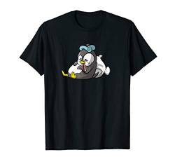 Werde schnell wieder gesund - Kranker Pinguin Motiv Geschenk T-Shirt von Drunken Royals