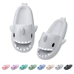 Dsaren Shark Slides Unisex Hai Hausschuhe Badelatschen Sommer Rutschfest Cloud Slides Herren Damen Soft Shark Slippers Badeschlappen Dusch Badeschuhe Strand Sandalen (36/37EU, Grau) von Dsaren