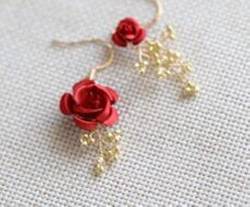 Rote Rose Blume Braut Stirnband Vintage Perle Strass Hochzeit Braut Haarschmuck Dekor-Ohrring von ESCATIC