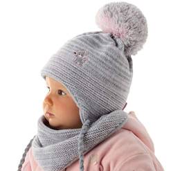 EU Ware AJS Baby Mädchen Kinder Winterset Wintermütze Strickmütze Bommelmütze gefüttert Halstuch mit Wolle ab 2 Monat bis 6 Monate Farbe Grau von EU Ware