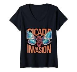 Damen Cicada Invasion 2024 Frühlings-Horror-Poster T-Shirt mit V-Ausschnitt von EatSleepFind