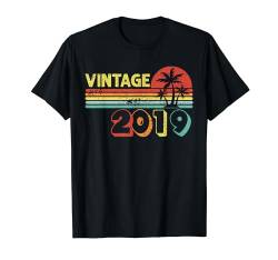 5 Years Old Gifts Vintage 2019 Birthday Gifts For Boys Kids T-Shirt von Epic Birthday Gifts BoredMink