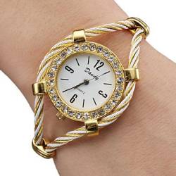 FENKOO Elegante Quarz Analog Armband Uhr im Diamant-Stil für Damen (Goldfarben) von FENKOO