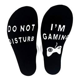 Socken für Herren und Damen Lustiges Geschenk Neuheit Baumwolle socken Gamer Socken mit Do not disturb, I am gaming, Geschenk für Weihnachten (A-Schwarz, 39-46) von FGFD&OU