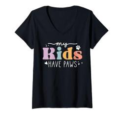 Damen Retro Hunde Mama | Meine Kinder haben Pfoten T-Shirt mit V-Ausschnitt von FunShirtDealer